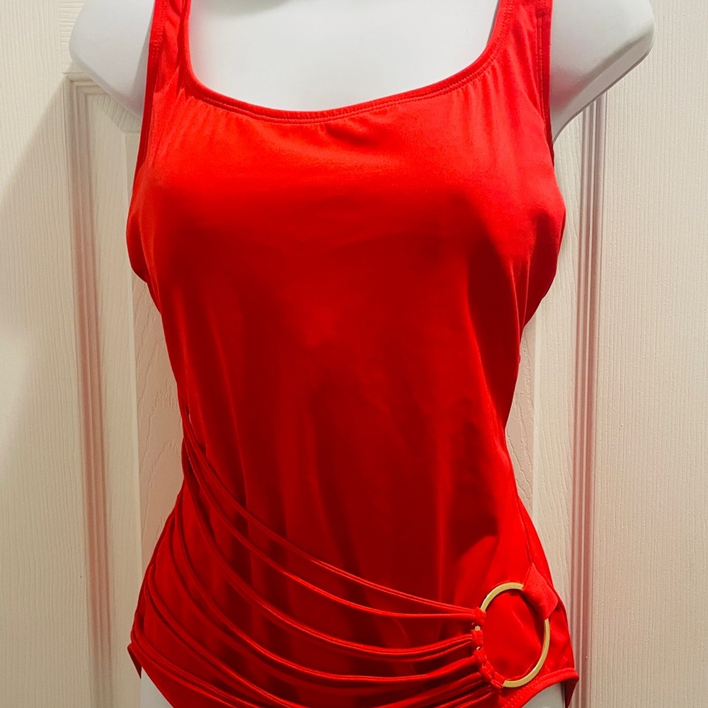 Roxanne size 14 (C cupy flattering ; unique details Gently used